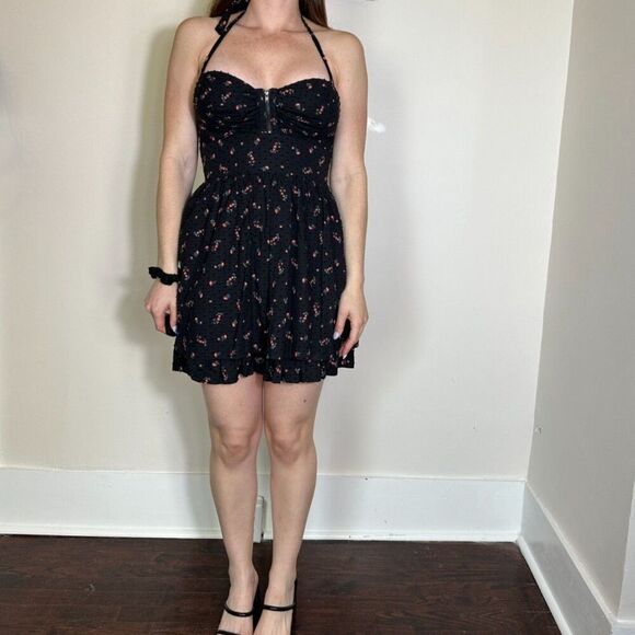 Guess Dress A Line Halter Floral Dress Fits like a 4/6 - Picture 1 of 7